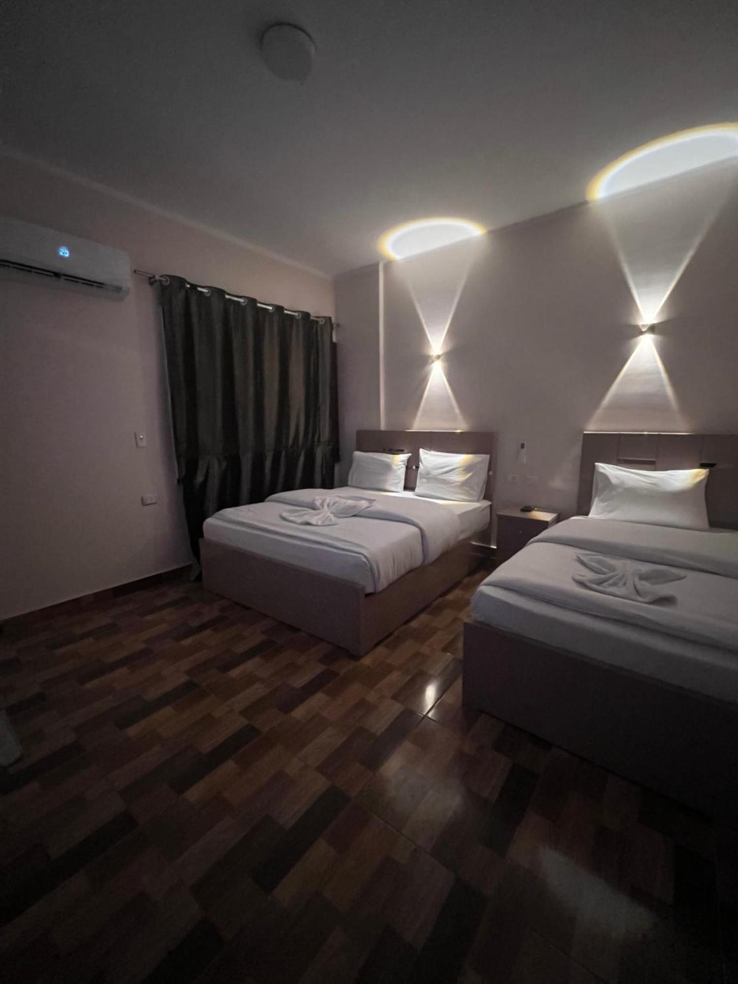Casa *